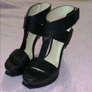Black Zara Woman heeled sandals!